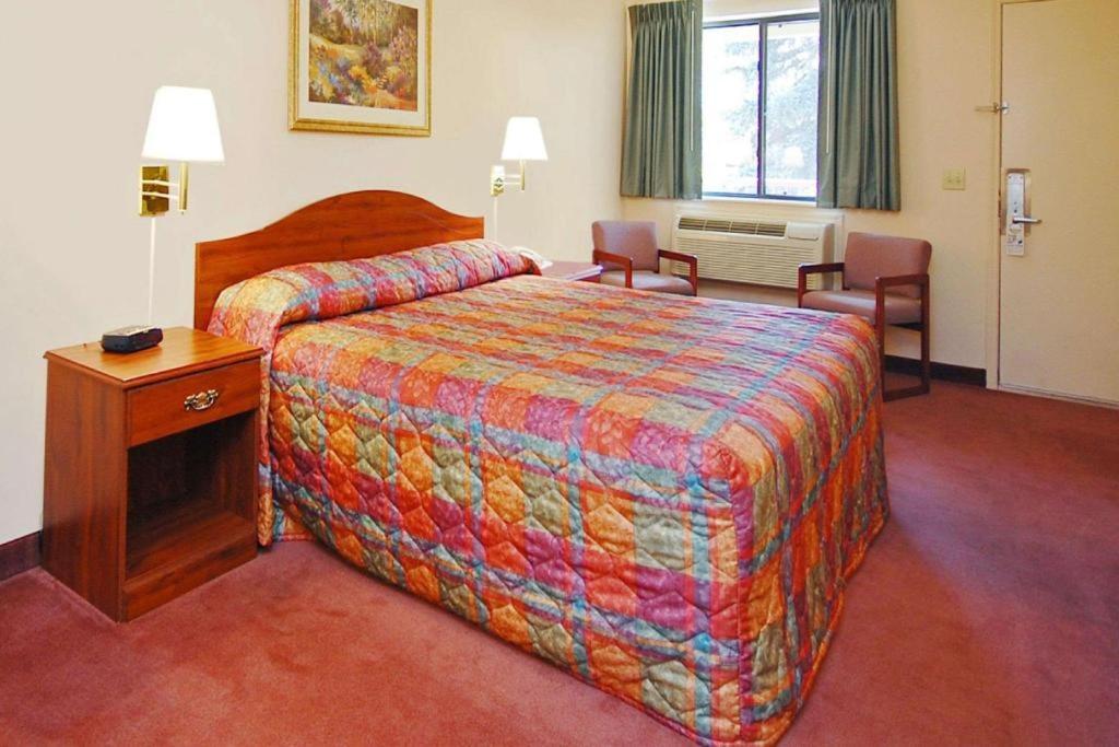 Rodeway Inn Гленвуд Спрингс Экстерьер фото